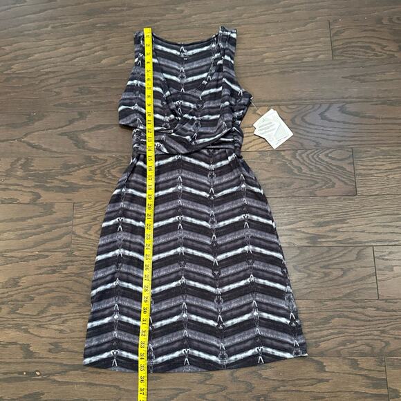 Athleta Printed Adrian Faux Wrap Sporty Dress Size XS NWT - Picture 7 of 10